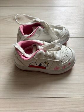 Baby White and Pink Snoopy Character Sneakers size 7